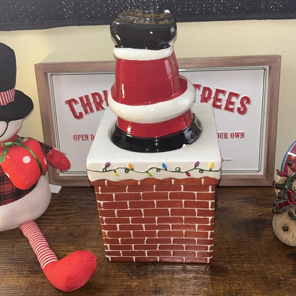 Santa in Chimney - Picture 5 of 9